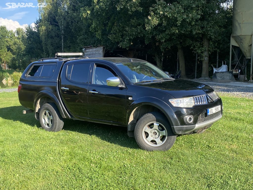 Mitsubishi l200 2,5 di-D 2012