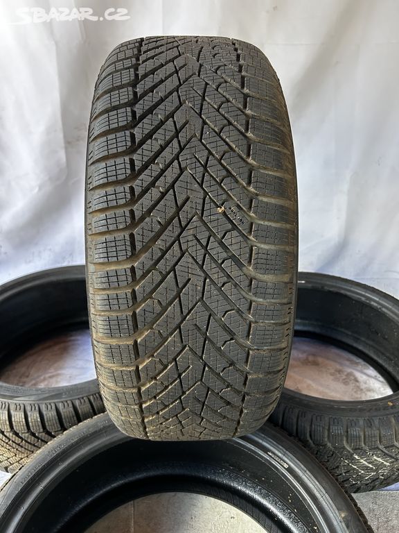 Zimní pneumatiky Pirelli 225/40/18