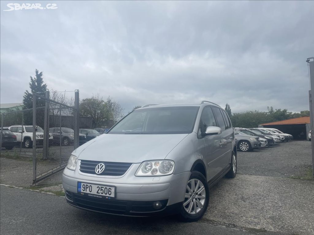 Volkswagen Touran, 2,0 TDi PDC,ALU,TAŽNÉ,WEBASTO