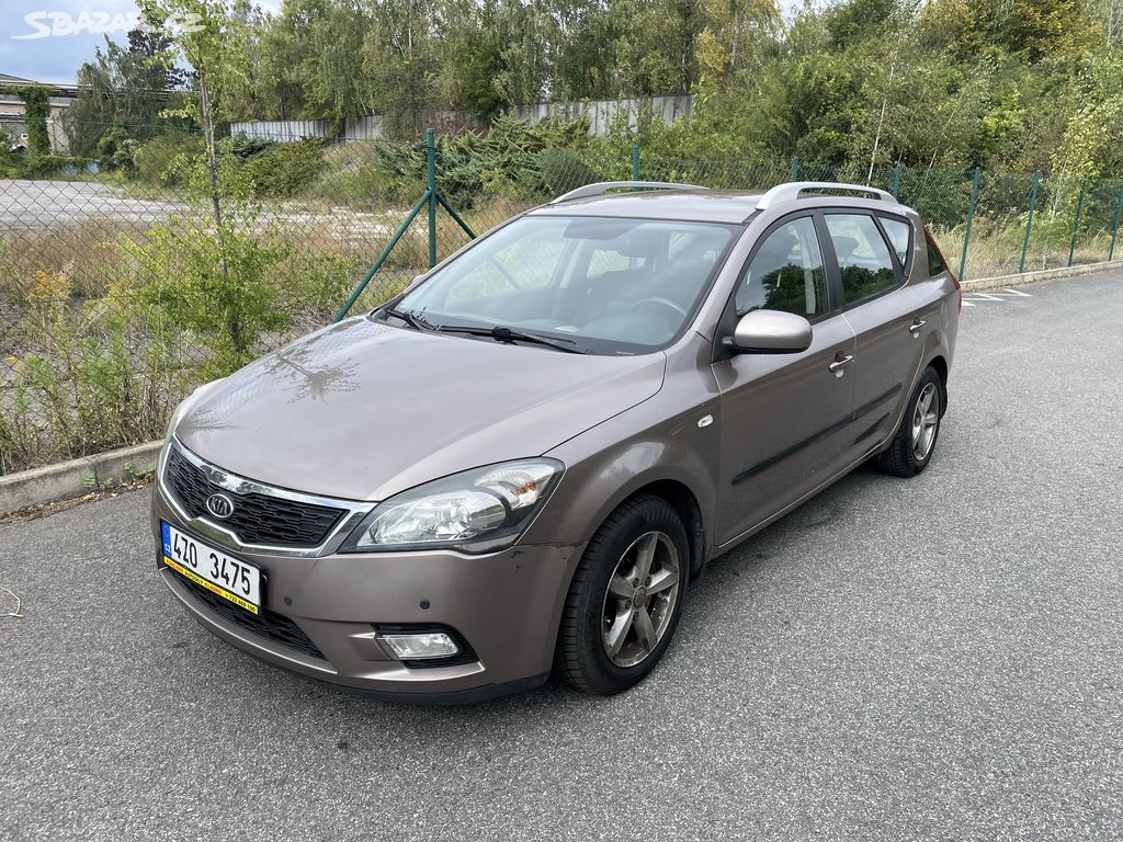 Kia Ceed CW 2010 1.4i