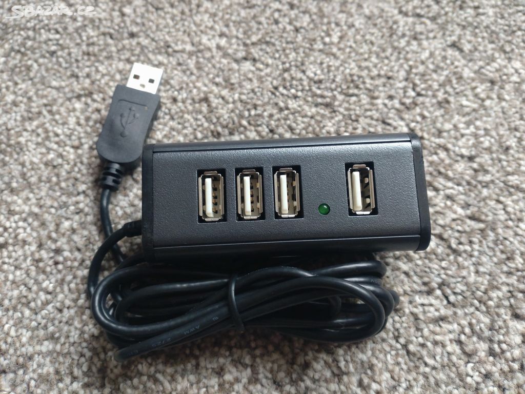 Dokovací stanice na 4x usb C-Toshiba. Nová