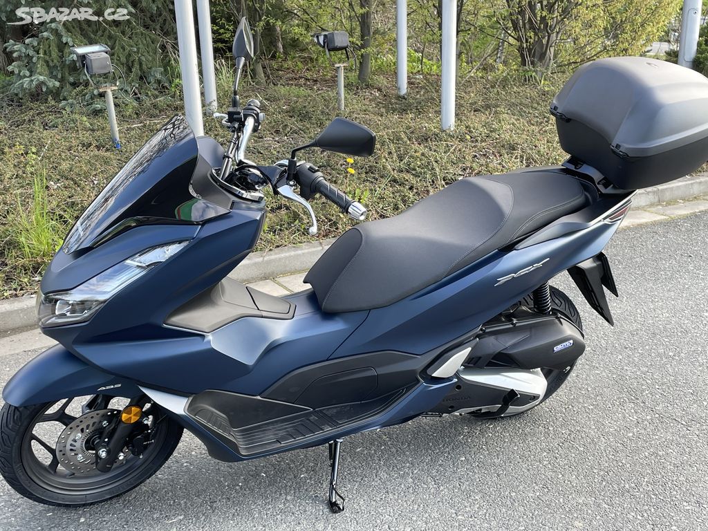 HONDA PCX 125 BOX - modrá - najeto pouze 612 km !