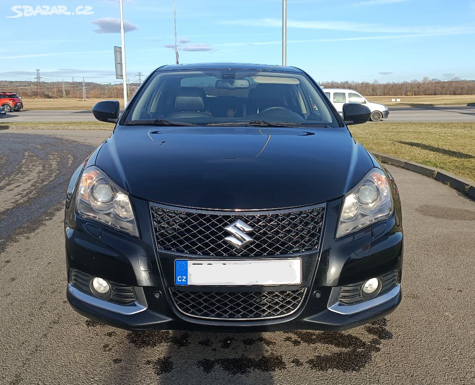 Prodám Suzuki Kizashi 2.4 benzín, manuál