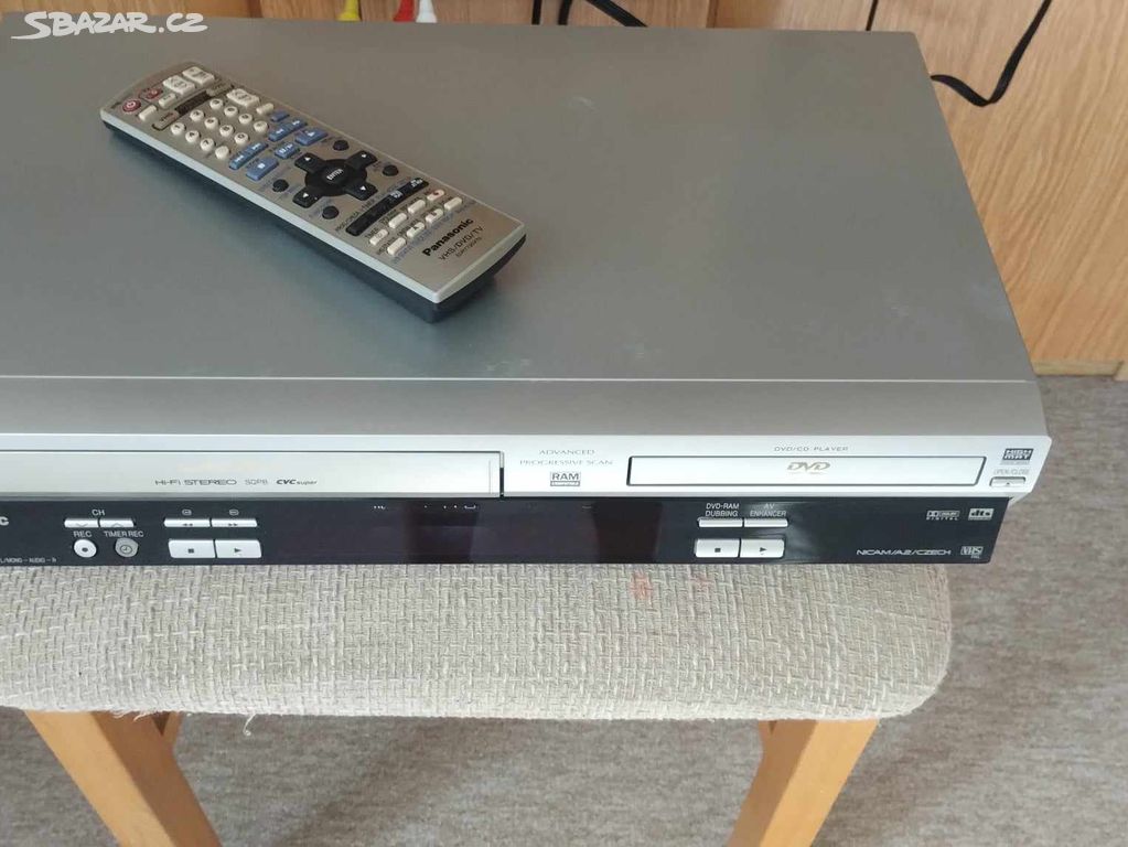 Combinace Vhs rekordéru a Dvd přehrávače Panasonic