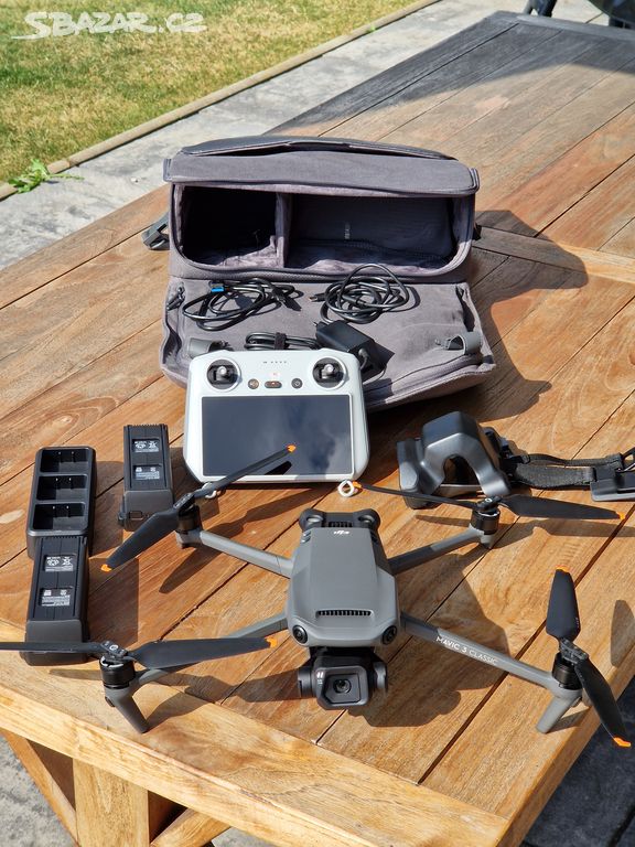 dron DJI Mavic 3 Classic, RC, Mavic 3 Fly More Kit