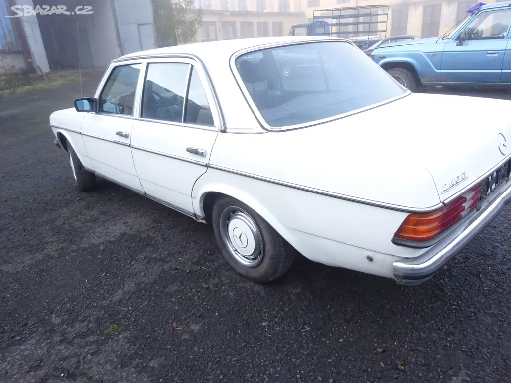 Mercedes Benz 240 D 123 - fotka 5