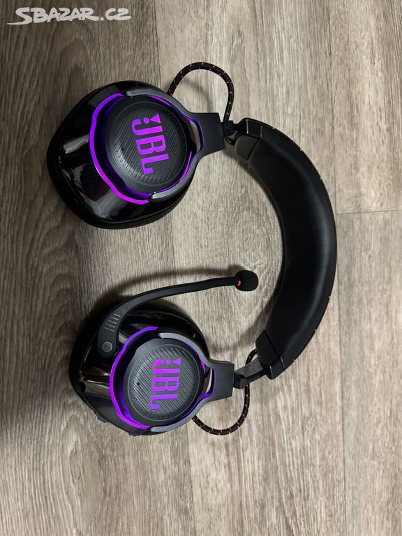 Sluchátka JBL Quantum 800