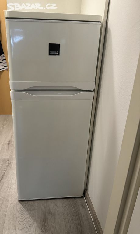 Kombinová lednice zanussi zrt18100wa