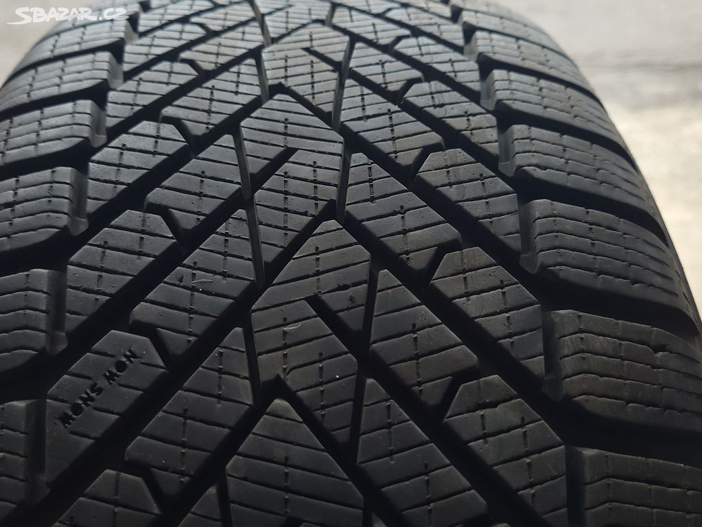 99% zimní Pirelli Win2 Cinturato 225/40/18 XL sada