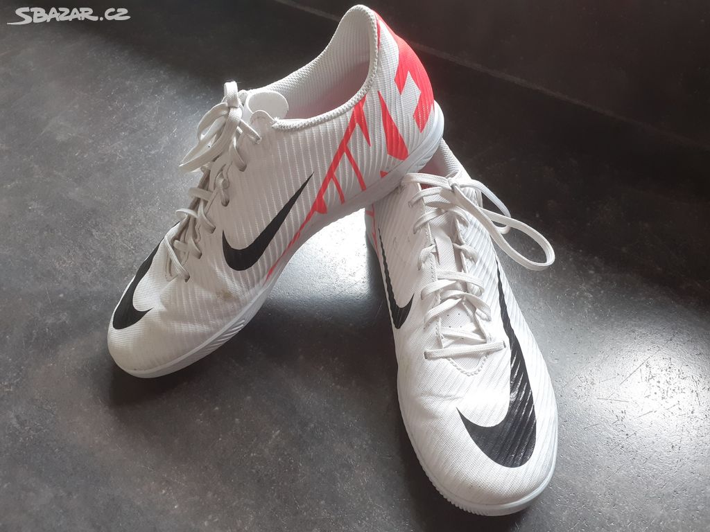 Sálové boty Nike Mercurial vel. 40,5