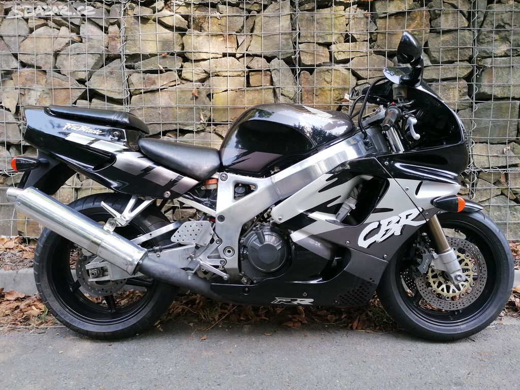 Honda cbr 900 rr fireblade