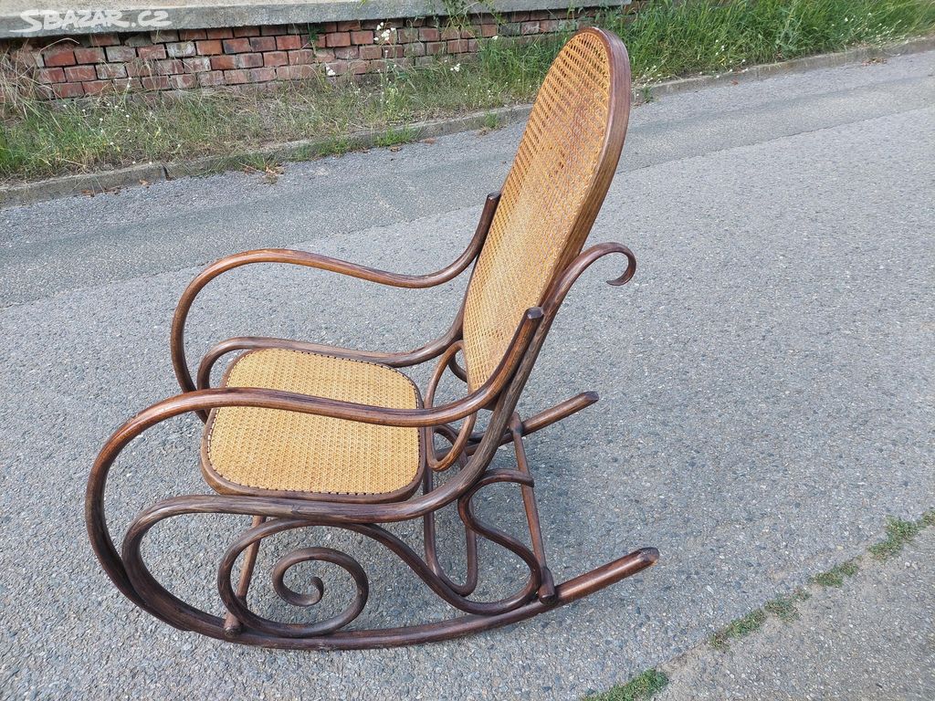 Prodám starožitné houpací křeslo Thonet