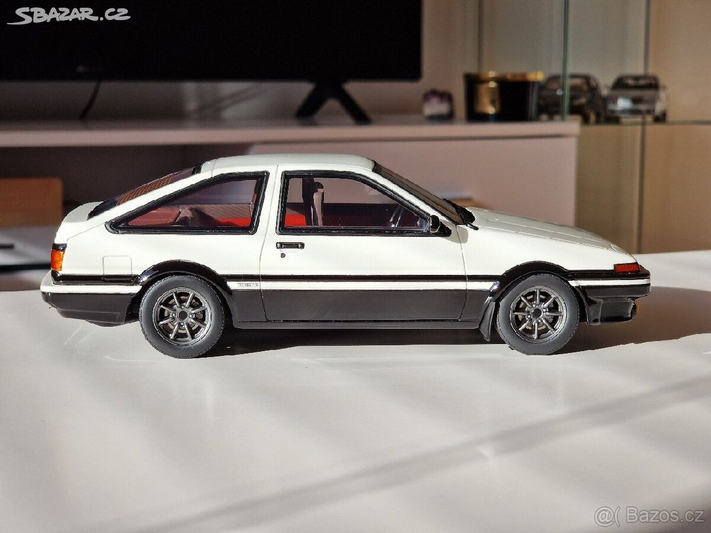 1:18 Toyota Sprinter Trueno AE86 OttOmobile