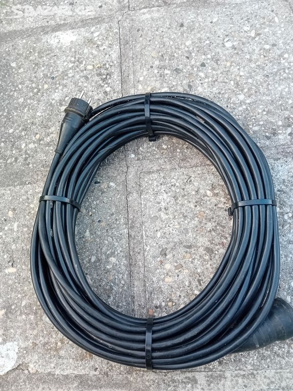 Prodlužovací kabel na 220 V