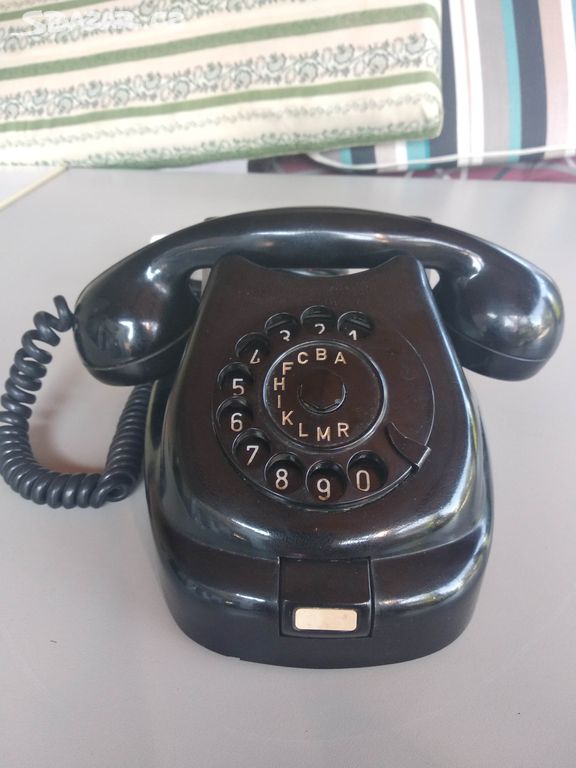 Telefon TESLA, typ T-57 / funkční na pevné lince