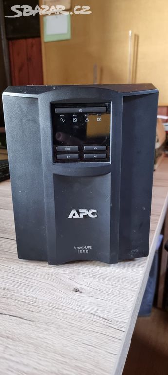 APC Smart-UPS 1000 VA LCD 230 V se SmartConnect