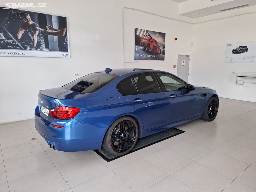 BMW M5 F10 top stav, CR