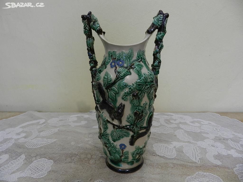 Secesní ručně malovaná Váza Veverky Majolika