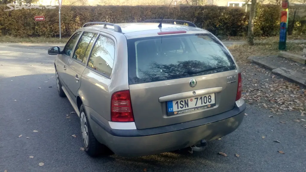 Škoda Octavia combi 1.9 TDI Elegance rv 11/2010-CZ - fotka 3