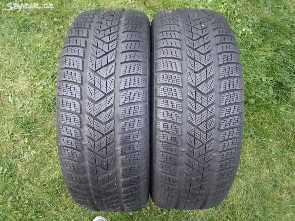 R18"- 235/60/18 -Téměř NOVÉ zimní pneu pár PIRELLI