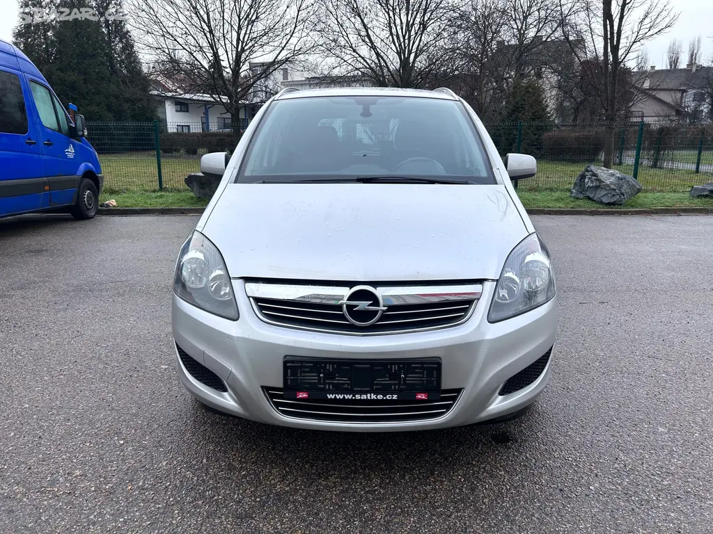 Opel Zafira, 1,8 16V, 7 míst, - fotka 2