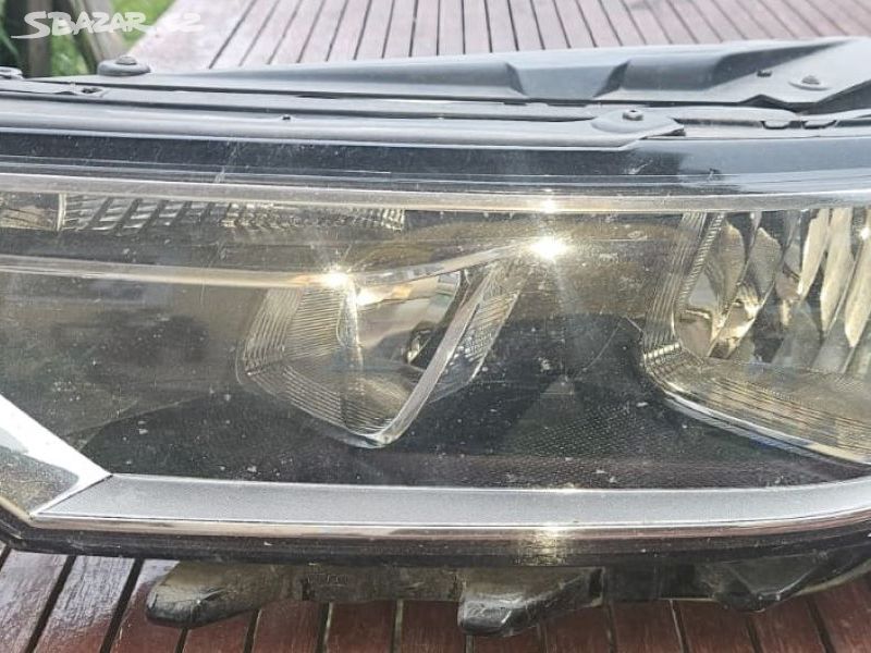 VW Passat B8 levé přední světlo Halogen -poškozené