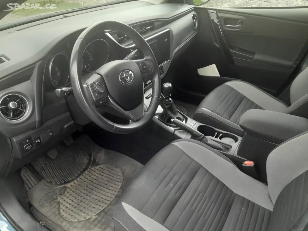 Toyota Auris 1,2i 1 majitel ČR Digi Klima servisk - fotka 5