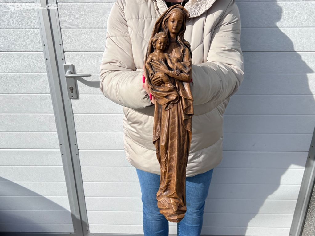 Krásná nástěnná socha Panna Marie s Ježíškem