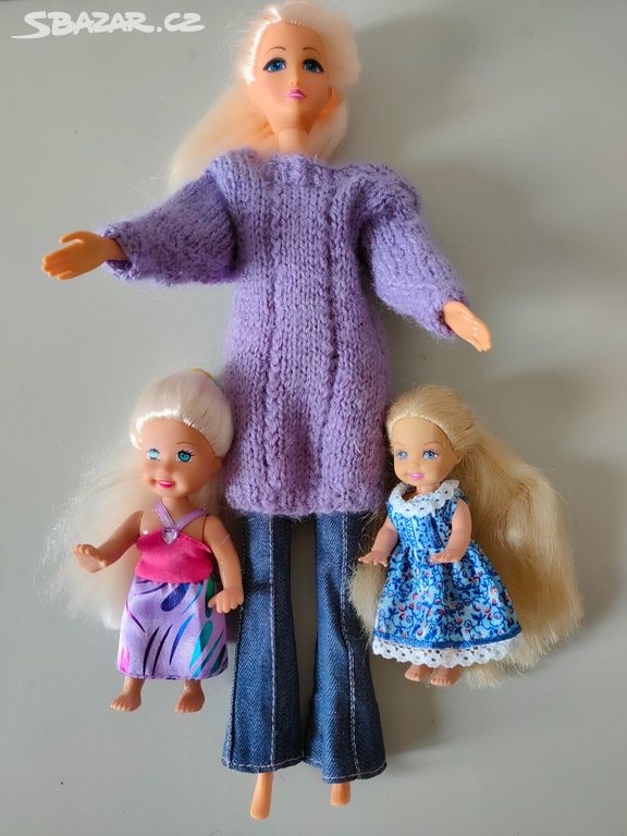Čtyři panenky s doplňky