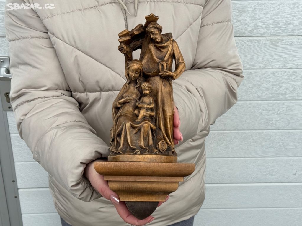 Svatá rodina dřevěná socha na konzoli k zavěšení