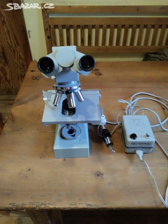 Mikroskop Carl Zeiss Jena s podsvícením