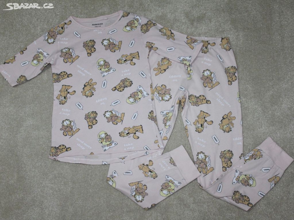 Dívčí pyžamo s Garfieldem z Reserved vel. 134/140