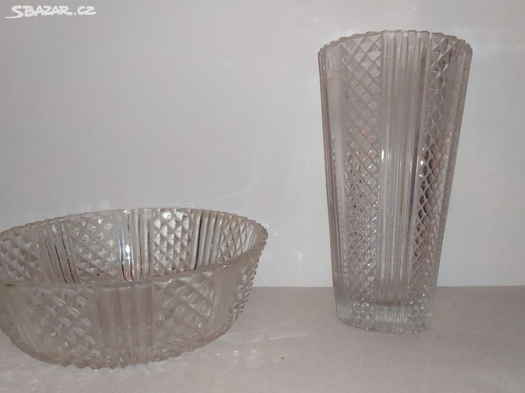 Stara retro vintage sklenena vaza