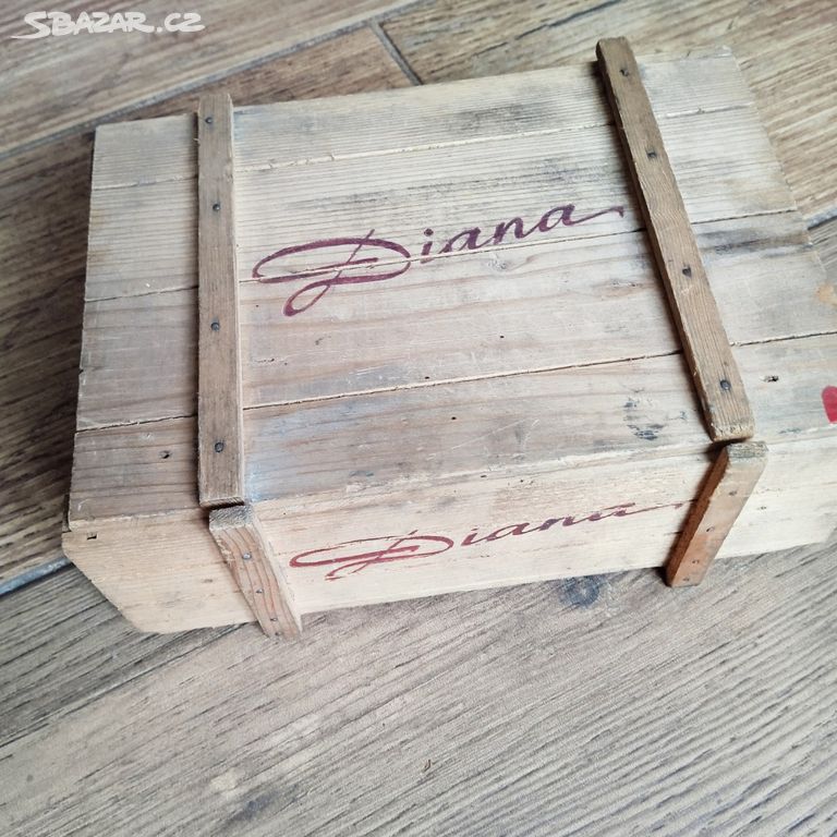 Stará dřevěná krabička