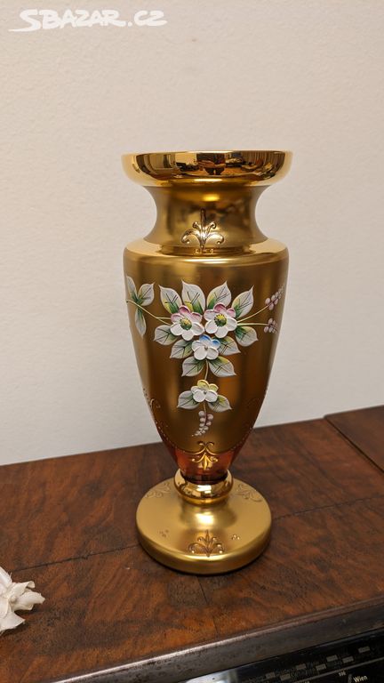 smalt zdobená dekorativní váza