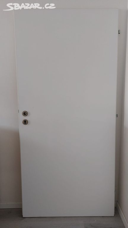 Interiérové dveře plné 90 L bílé