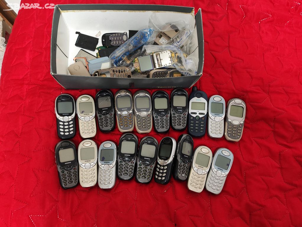 sbírka mobilů Siemens S45 a ME45