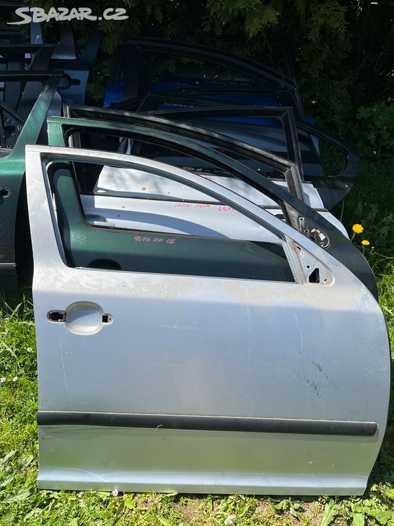 pravé přední dveře Škoda Octavia 2