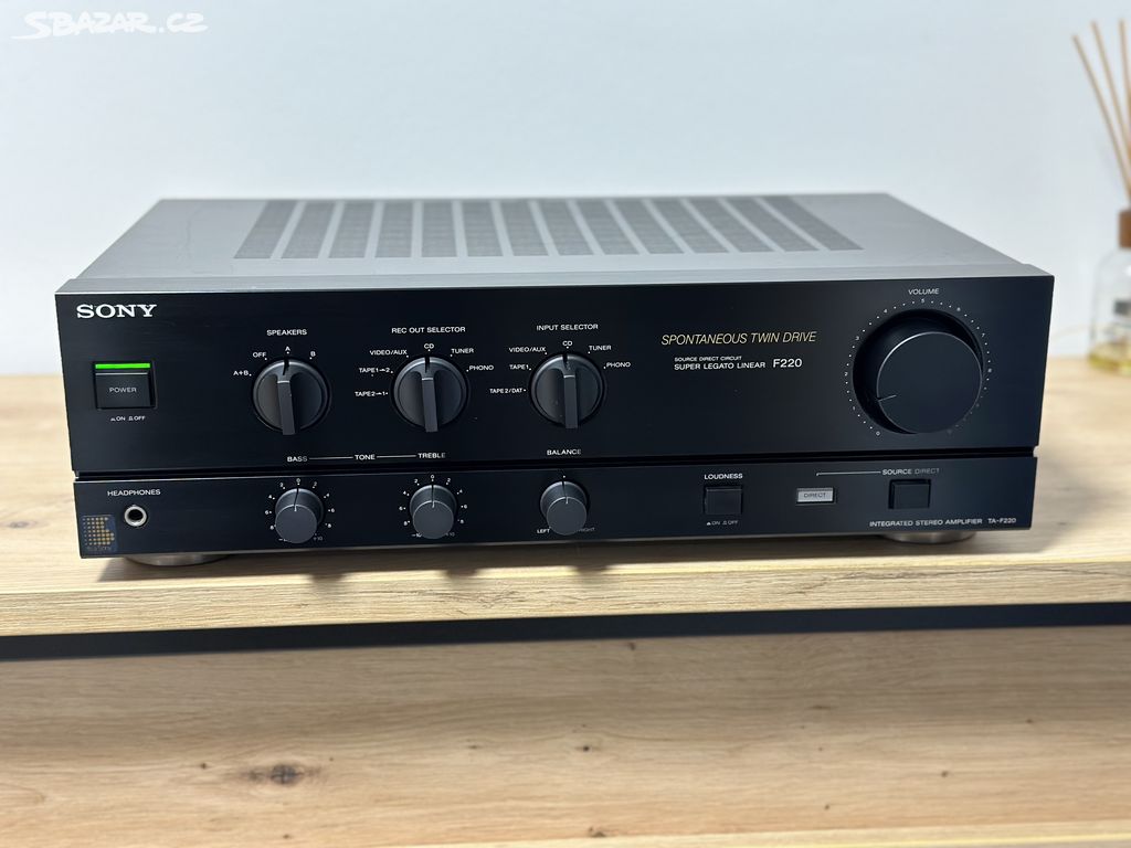 SONY TA-F220 KVALITNÍ STEREO ZESILOVAČ !!