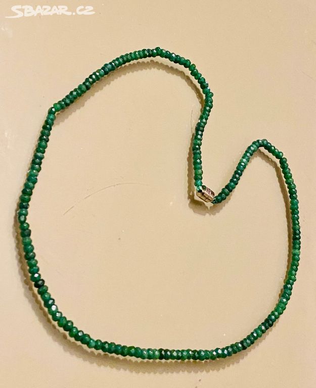 Náhrdelník z přírodních smaragdů uzávěr magnet