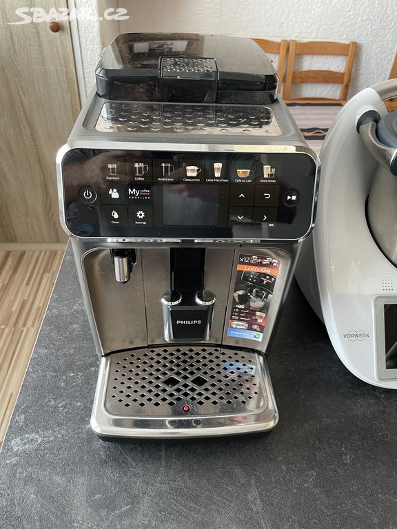 Automatický kávovar Phillips LatteGo