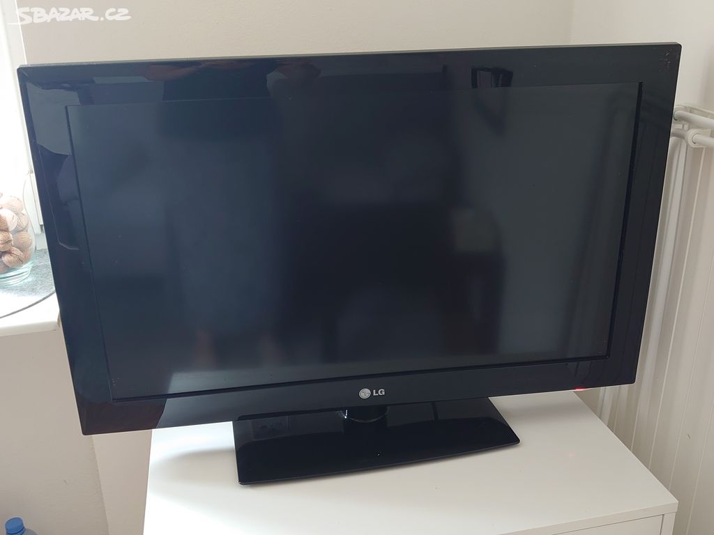 TV LG 80cm + držák na zeď