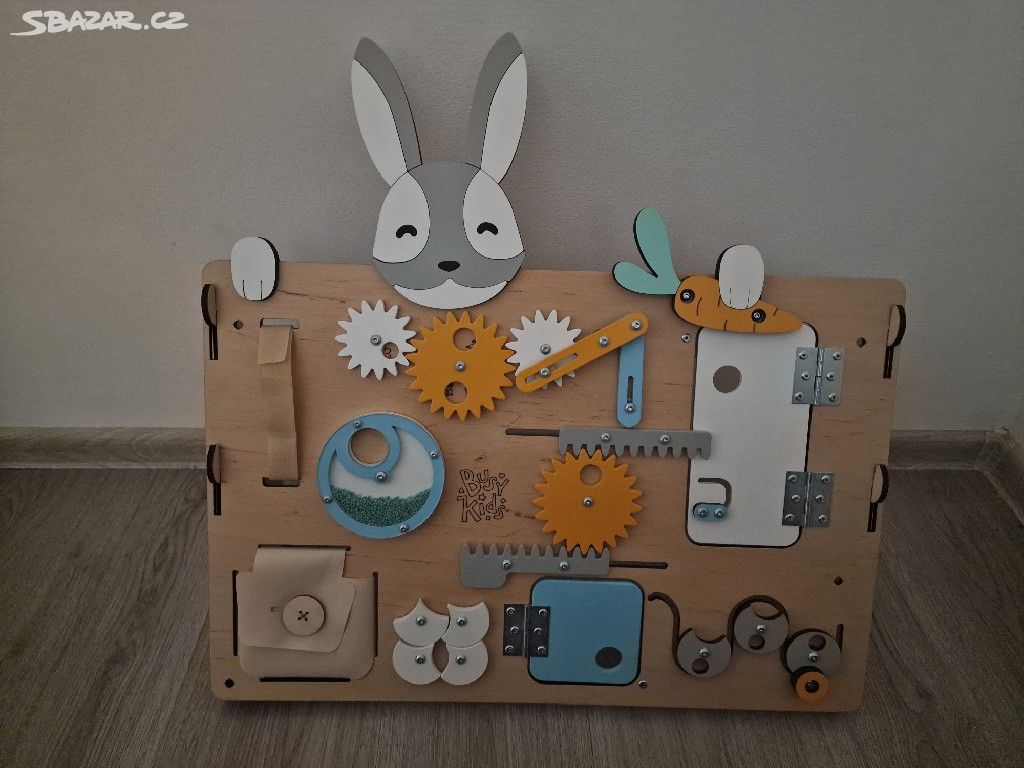 Activity board BusyKids - zajíc