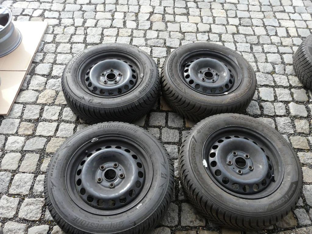 ZIMNÍ PNEU + DISKY 195/65R15 VW ŠKODA SEAT