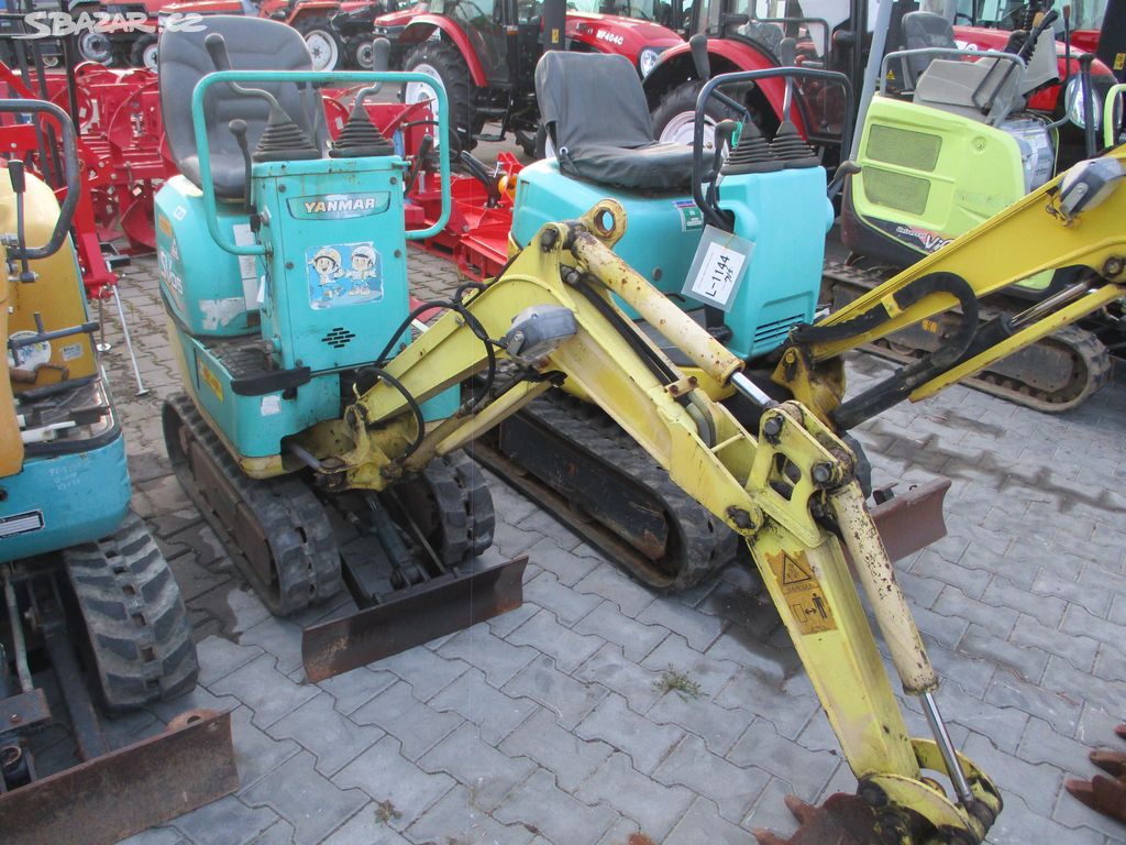 Minibagr Yanmar SV-05 500kg 3