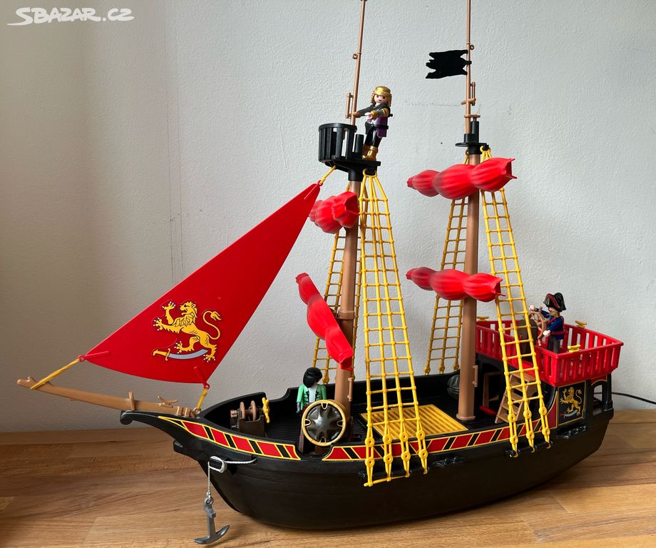 Pirátská loď Playmobil