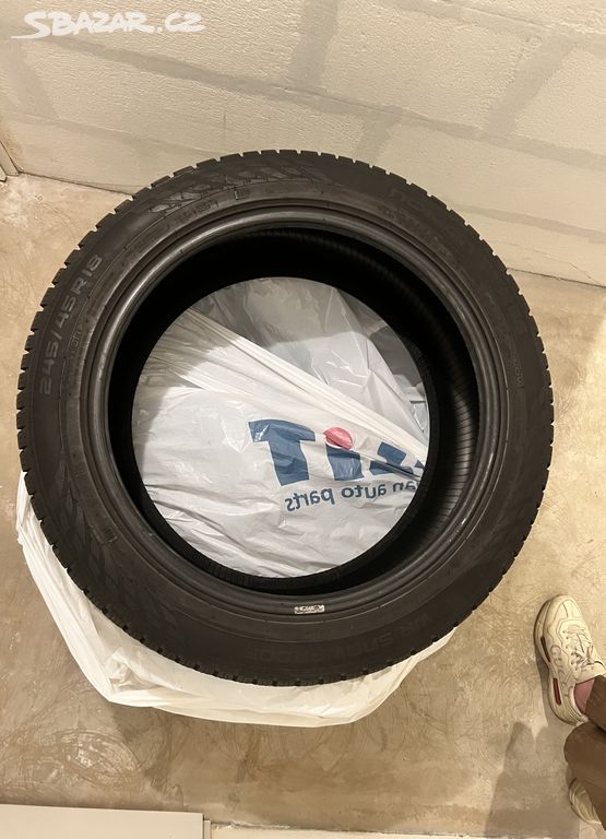 Zimni pneu Nokian WR Snowproof 245/45 R18