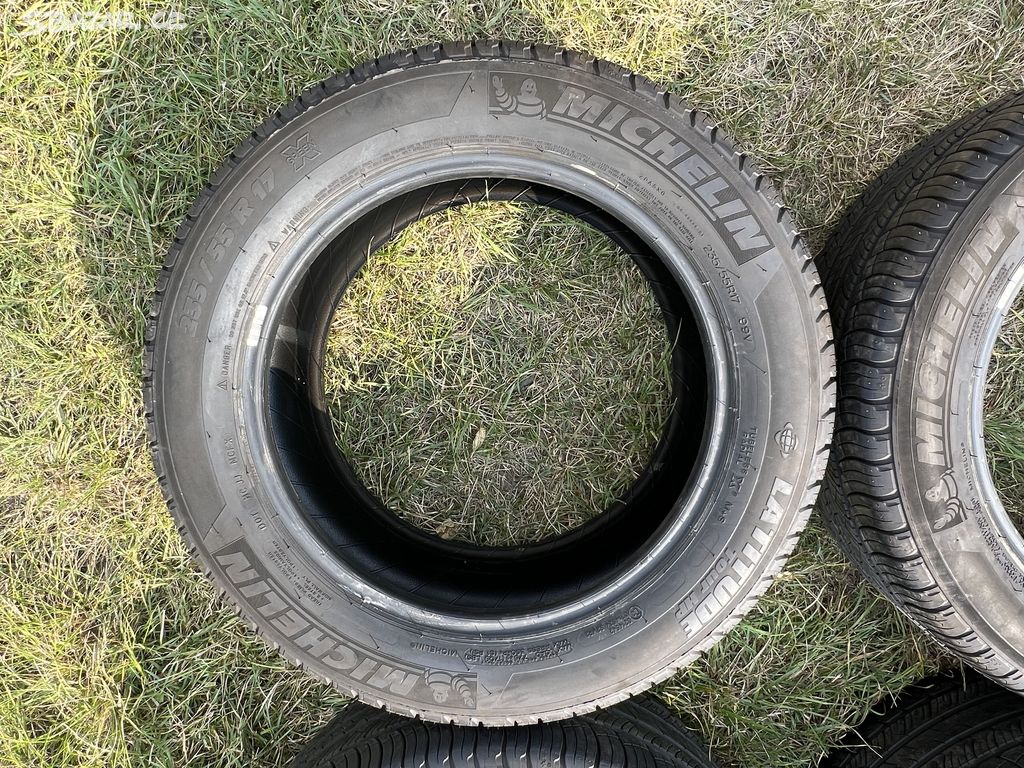 MICHELIN LATITUDE TOUR HP 235/55 R17