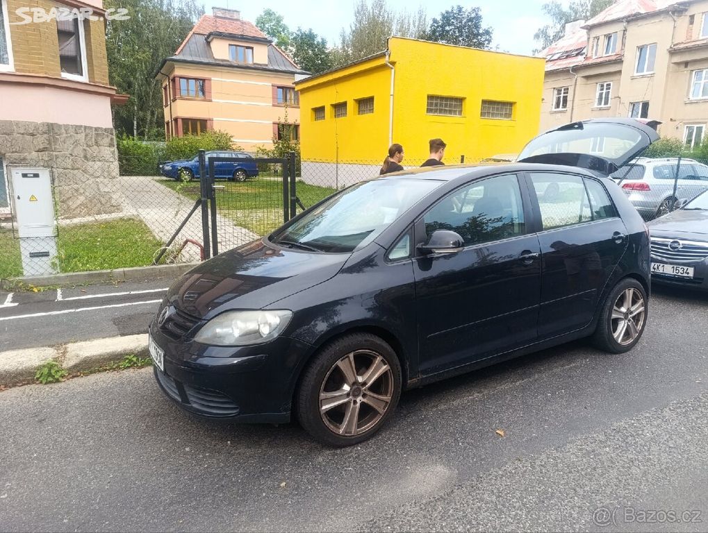 VW Golf Plus 1.9tdi poškozena zadní část viz.foto