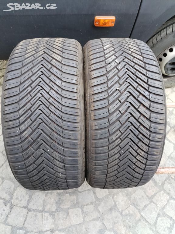 245/40/19 celorocni pneu CONTINENTAL 245/40 R19